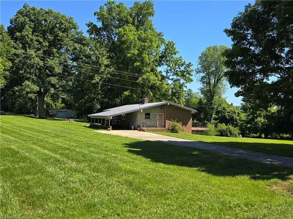 2050 Mountain Rd, Cleveland, NC 27013