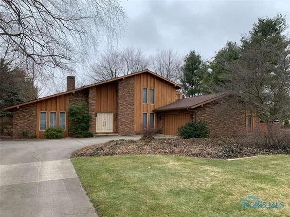 784 Fairway Dr, Wauseon, OH 43567