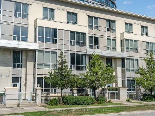 38 Lee Centre Dr #Townhouse 122, Toronto, ON M1H 3J7