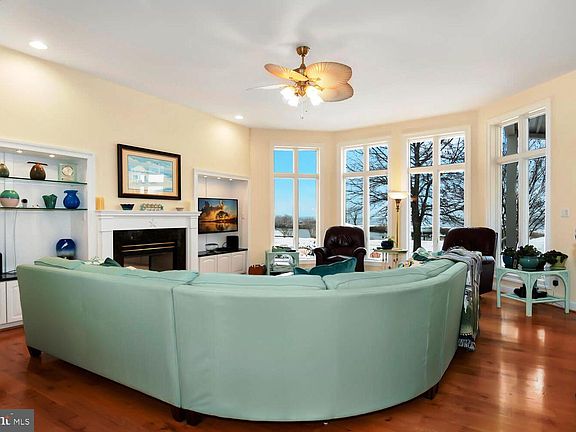 4th image of 101 Prospect Bay Dr W