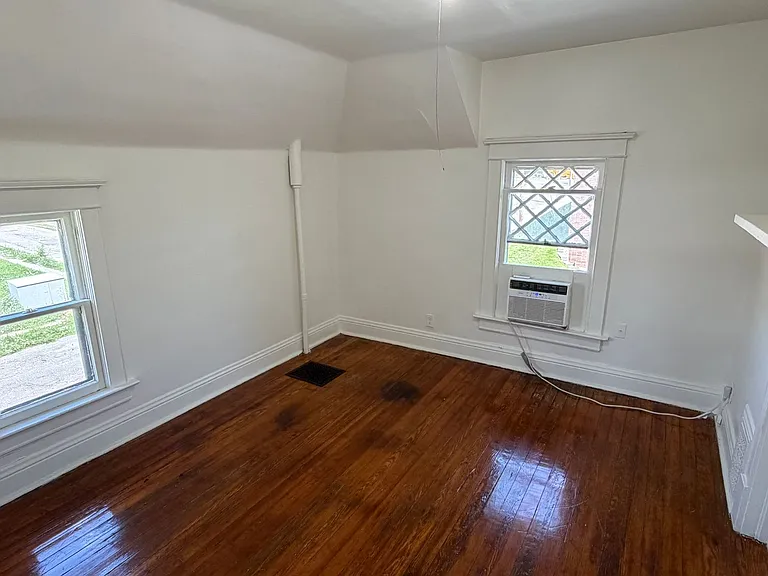 2523 Jones St — Photo 19