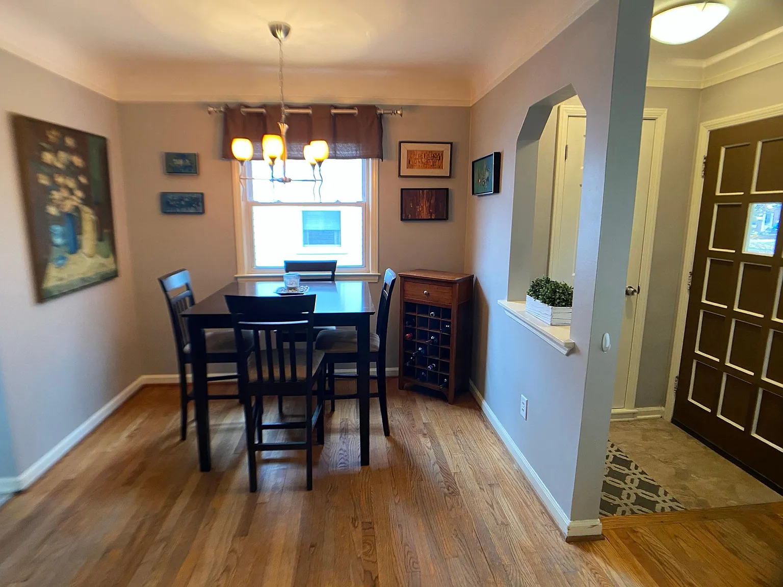 3 bed, 1008 sqft, $2,250 — Photo 2