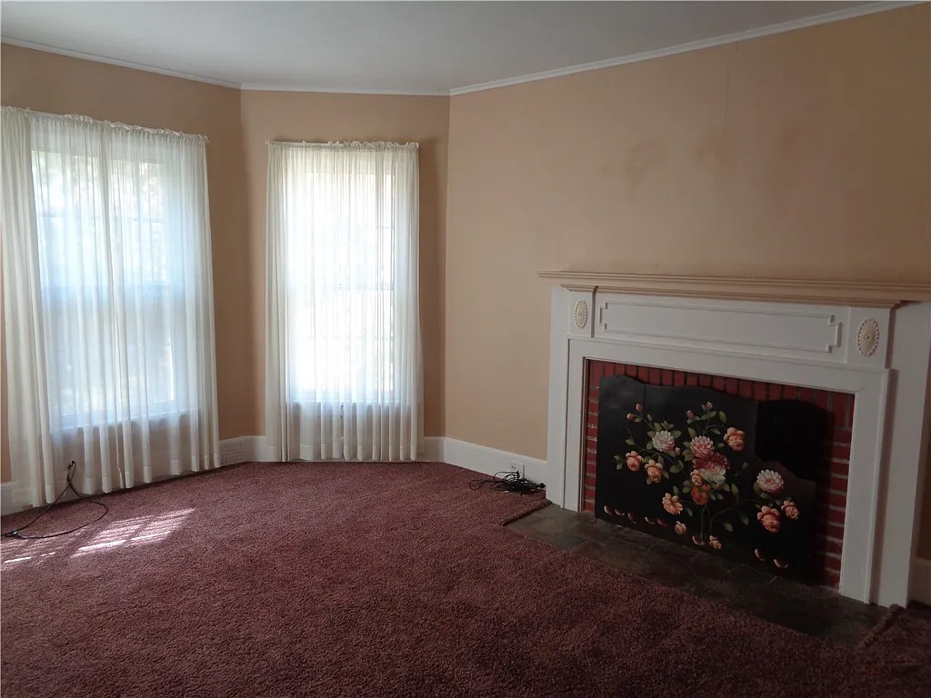 3 bed, 2.0 bath, 1027 sqft, $1,600 — Photo 3