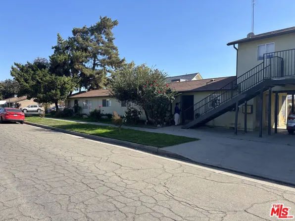 303 W Kern Ave, Tulare, CA 93274