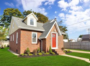 1 Yoakum Ave, Farmingdale, NY 11735