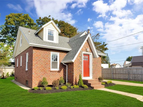 1 Yoakum Avenue, Farmingdale, NY 11735