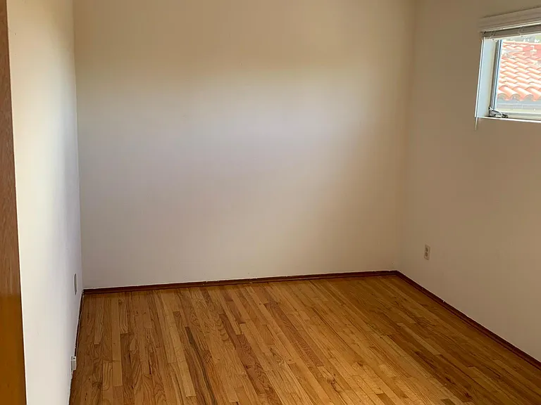 721 W Lewis St — Photo 5