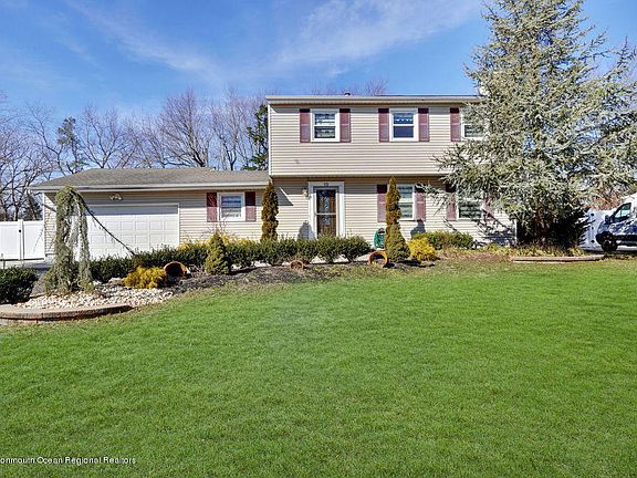 3rd image of 13 Cedar Hill Ln