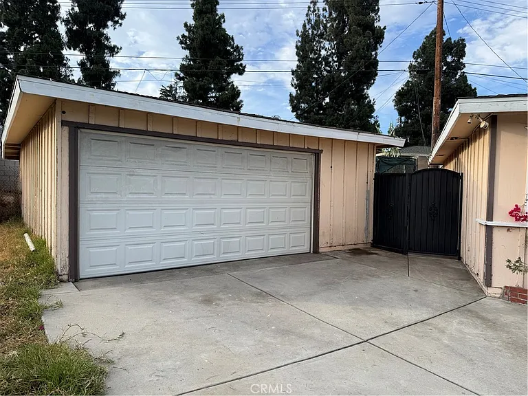312 Silton Ave — Photo 3