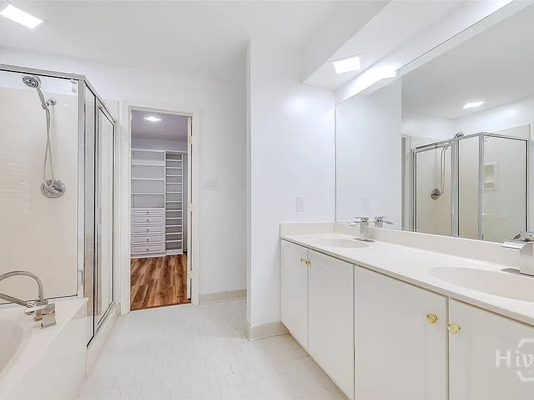 108 Village Lake Dr — Photo 23