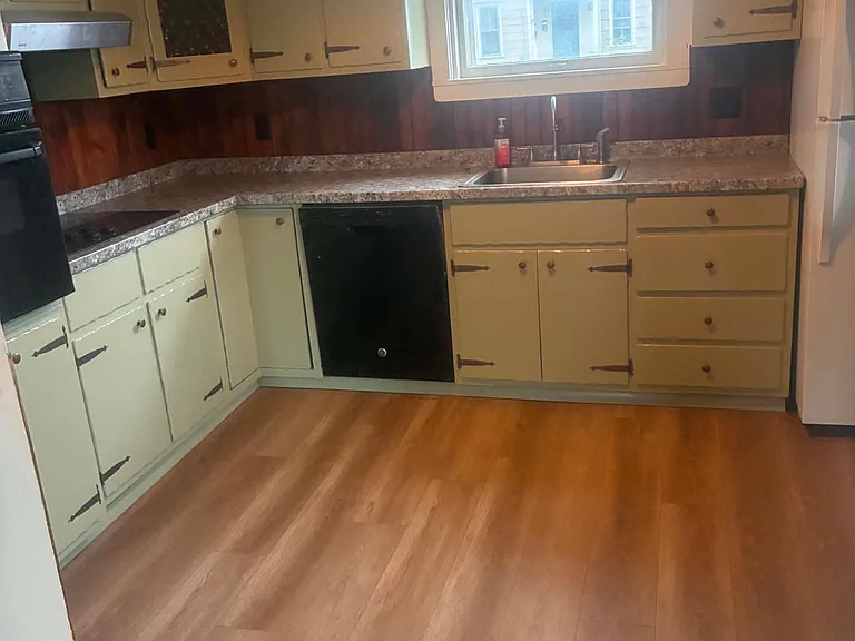 301 Roberts St #1 — Photo 2