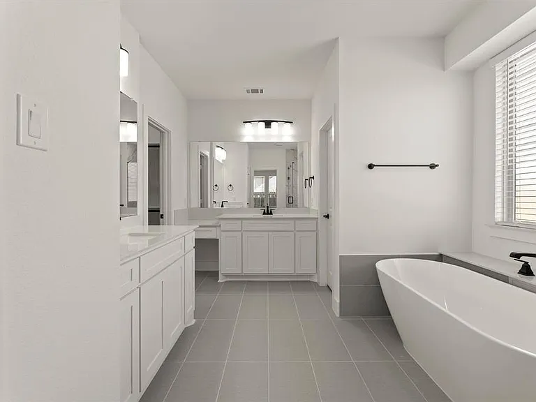 1818 Whisperwood Way — Photo 12