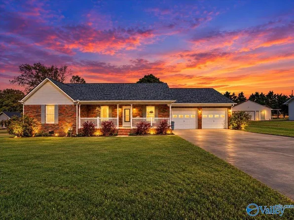 17055 Felton Dr, Athens, AL 35614