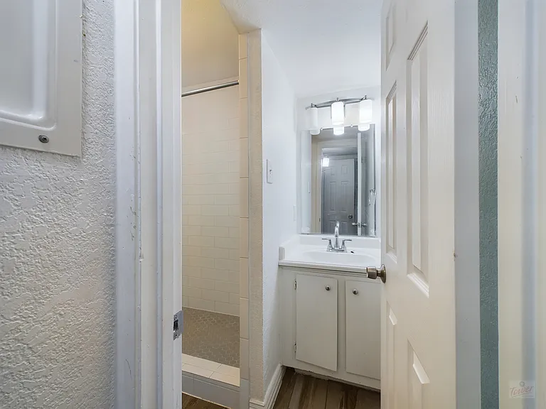 2124 Burton Dr #150 — Photo 11
