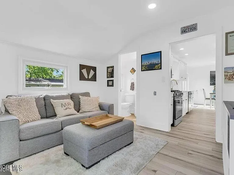 1506 Evergreen Ave — Photo 17