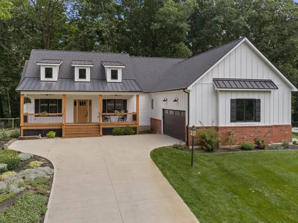 56070 Dana Dr, Bristol, IN 46507