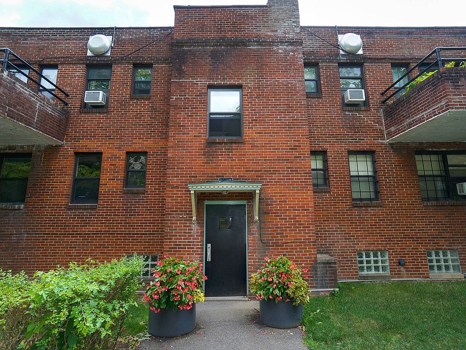 Falconcroft Building at The Flats on Penn