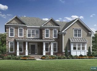 13 Woodmere Rd, Upper Saddle River, NJ 07458