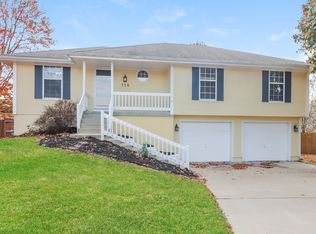 118 Breezeway Ln, Pleasant Hill, MO 64080