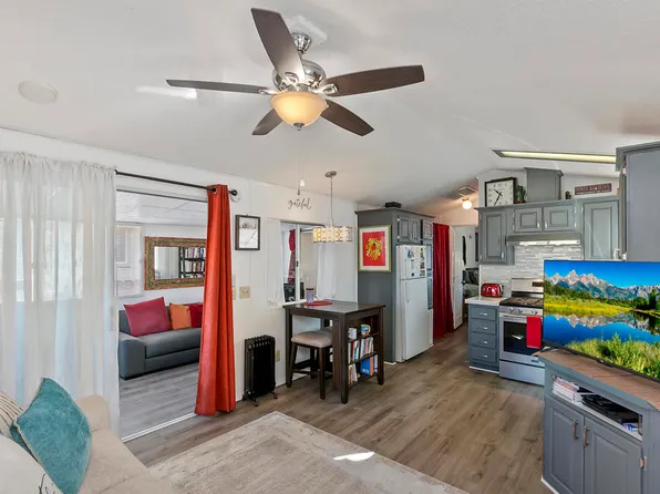 74711 Dillon Rd Space 974, Desert Hot Springs, CA 92241