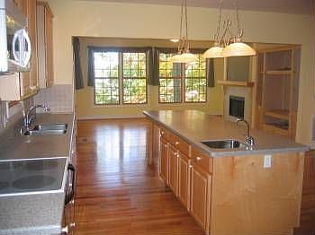 3rd image of 1017 High Vista Dr