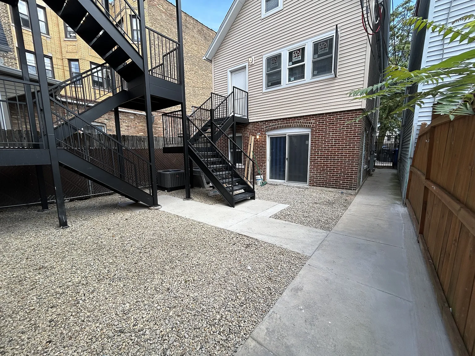 1647 North Fairfield Avenue - CH 2 — Photo 1