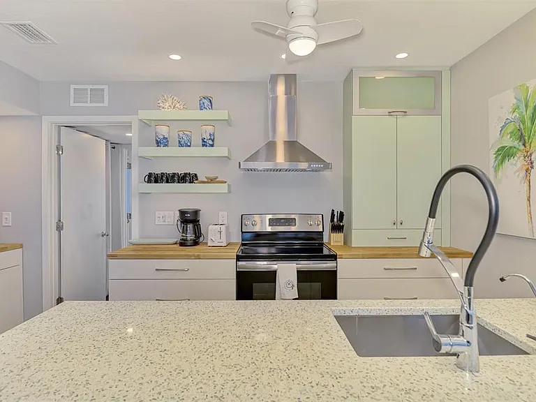 2400 N Beach Rd #17 — Photo 21