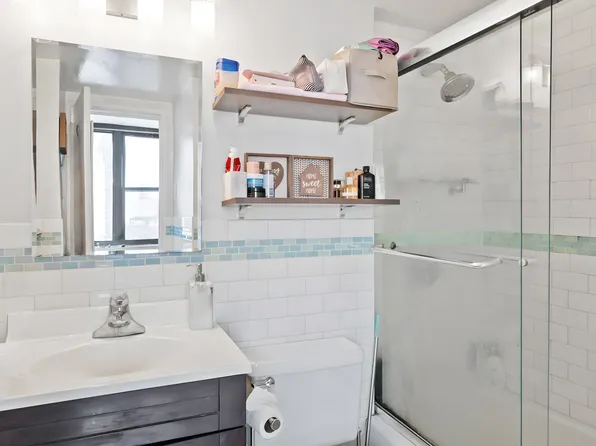 225 East 36th Street image 5 of 7