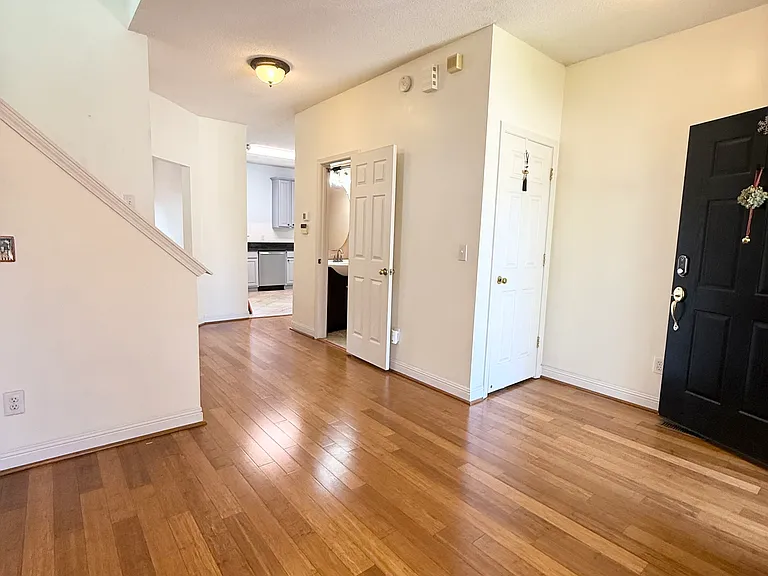 5509 Glencree Ct — Photo 8