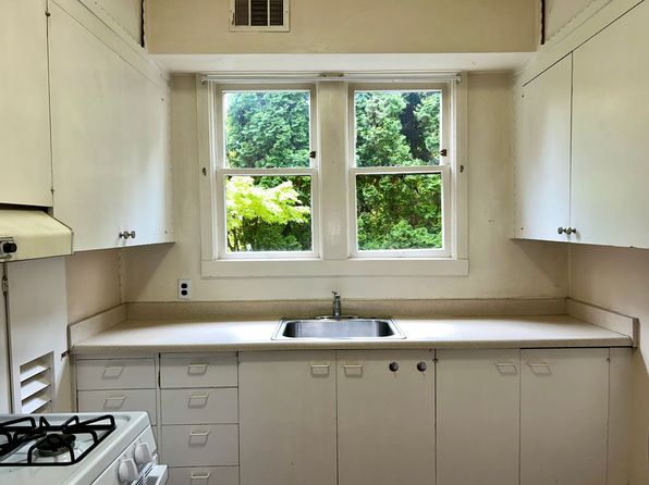 1314 SW Hall St #1B-1BA-870SQFT