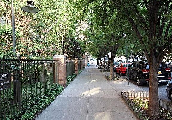5th image of 333 E 102nd St APT 712