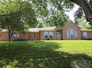 400 Willow Ridge Ct, Fort Worth, TX 76103