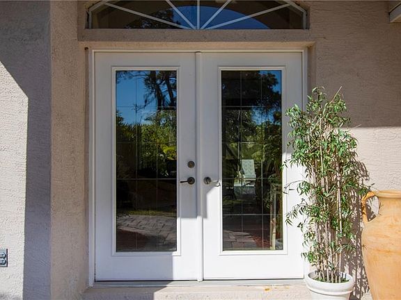 3rd image of 1040 Bayshore Dr