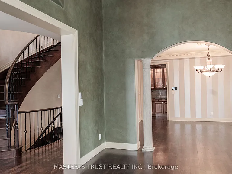 678 Saint Nicholas Ct — Photo 6