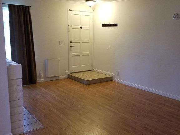 5th image of 1021 Delna Manor Ln