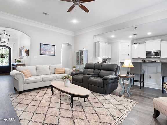 5th image of 128 Spanish Cove Dr