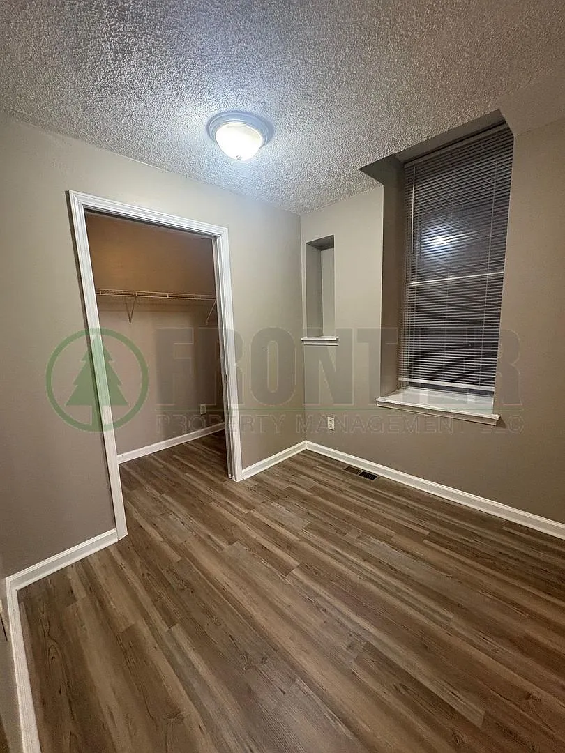 1717 S Tucker Blvd (Maintenance Call First) — Photo 2