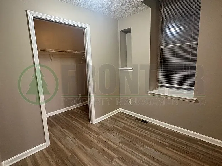 1717 S Tucker Blvd — Photo 2