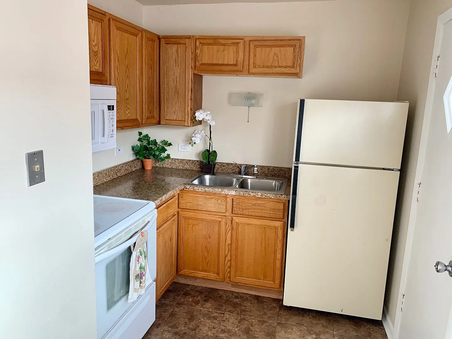 Palatine Park Apartments — Photo 4