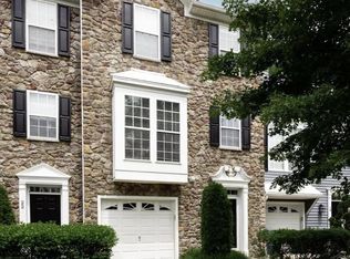 20 River Ln, Delanco, NJ 08075