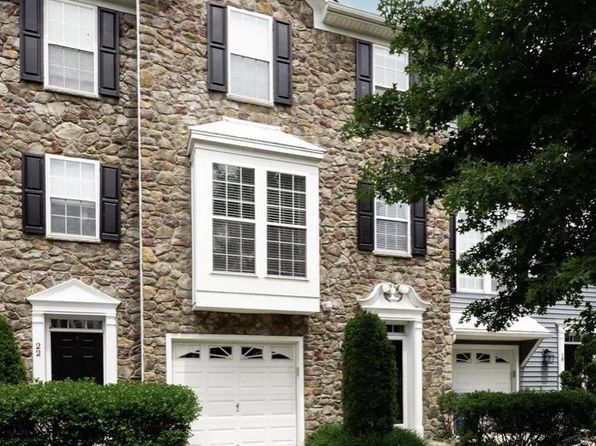 20 River Ln