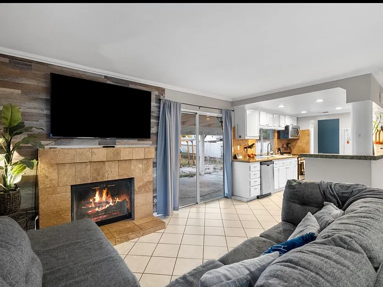 44644 Stillwater Dr — Photo 11