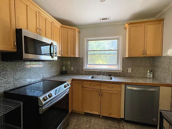5th image of 116 N Woodland Dr