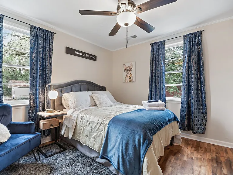 1301 E 67th St — Photo 10