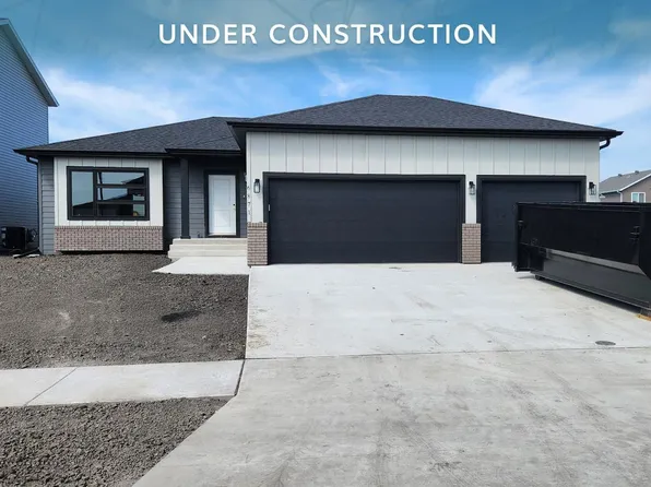 6871 14th St S, Fargo, ND 58104