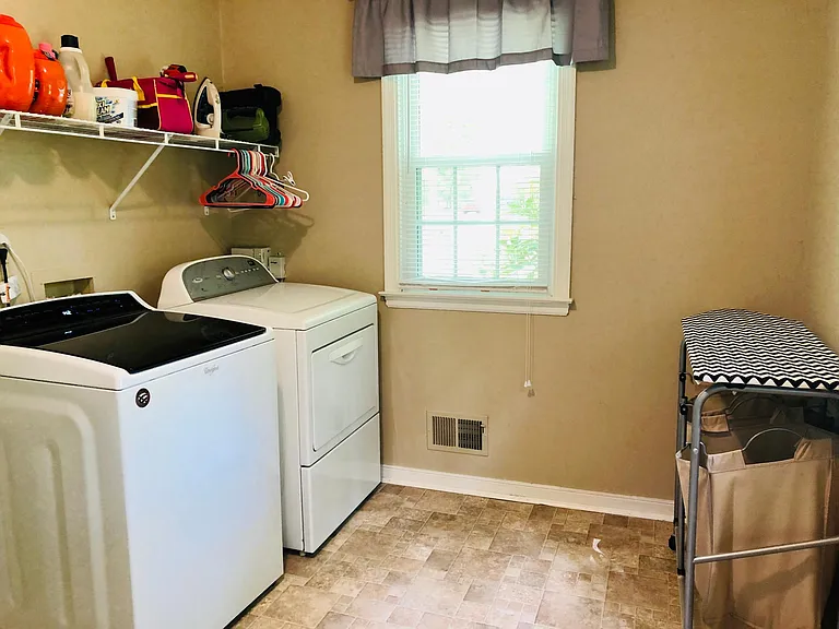 11901 Fairlington Ln — Photo 12
