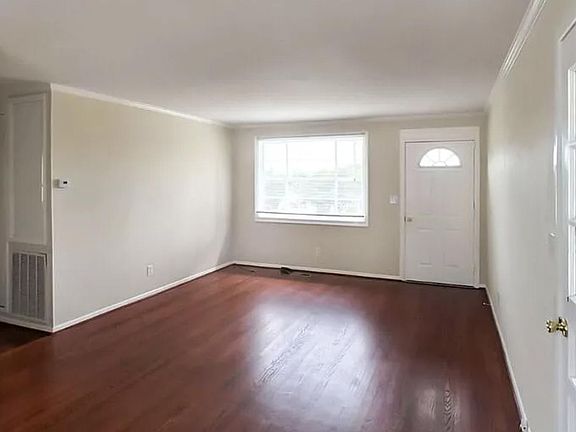 3rd image of 1316 15th Ave E