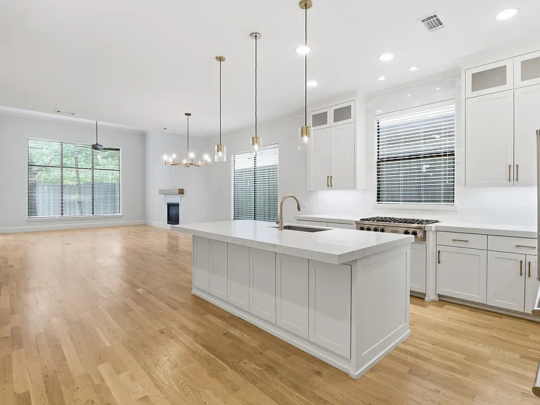 6431 Del Norte Ln — Photo 2