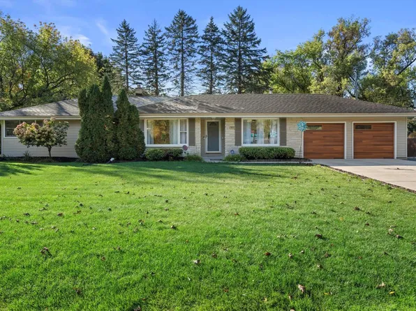 18825 Brookdale DRIVE, Brookfield, WI 53045