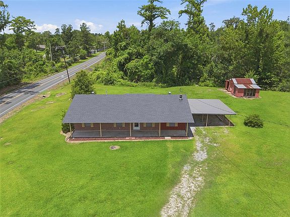 2nd image of 926 Theriot Rd